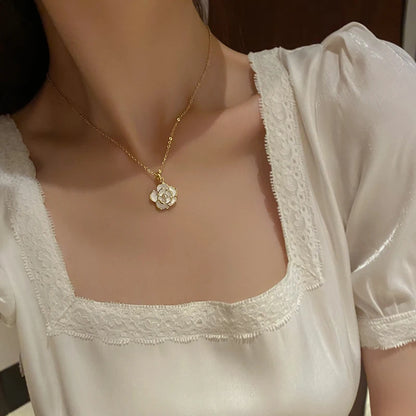 18K Gold Flower Pendant Necklace – Elegant Women’s Jewelry - Aurora Adorn